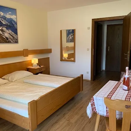Hotell Dorfgasthof Staberhof