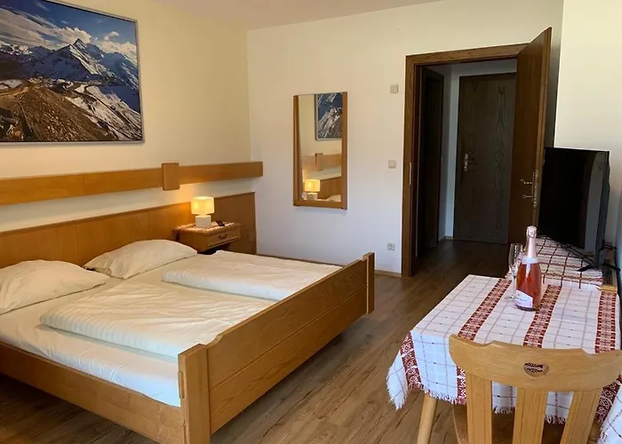 מלון Dorfgasthof Staberhof